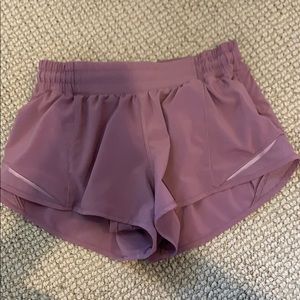 lululemon hotty hot shorts 2.5